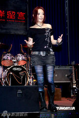 幻灯图：林晓培发专辑劲装亮相 劲歌热舞激情四射