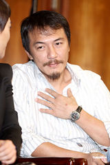 组图：毕晓海送郝蕾“第五张画” 祝“妈妈”骑金马