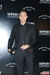 组图：李嘉欣与夫恩爱亮相 张智霖不介意妻旧事