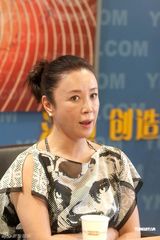 组图：《天涯明月刀》傅艺伟首演打女称过瘾