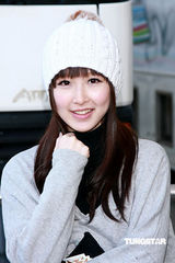 幻灯：劲歌颁奖礼拜神 四大公司歌手缺席杨千嬅失落