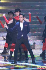 组图：无线46周年台庆亮灯 小生花旦齐出动