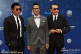 组图：谢霆锋张家辉杨受成亮相红毯展型男酷帅