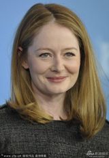 组图：《到达月球》发布 奥托搂导演布鲁诺亮相