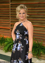 组图：奥斯卡晚宴养眼 可儿秀半球龙女大露背