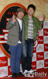 组图：姜虎东李钟硕等捧场《全国歌唱比赛》