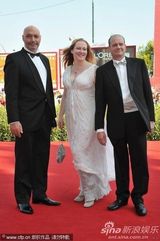 高清图：《沉默的灵魂》首映 尤利娅尤里热吻抢镜