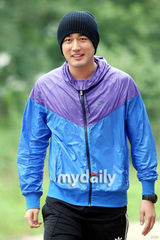 组图：韩国演员赵汉善入伍 称会好好服役