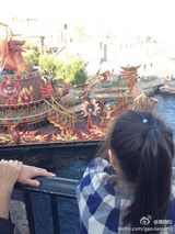 组图：高晓松全家游日本 80后爱妻晒美照