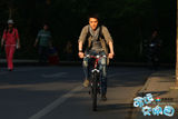 组图：《命运》推绿色理念 冯绍峰杨幂单车秀浪漫
