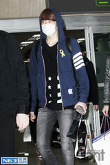 组图：Infinite返韩略显疲惫 新专辑推后发行