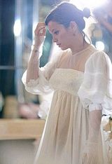 组图：莉莉-艾伦伦敦黑衣夜行 挂件显时尚范儿