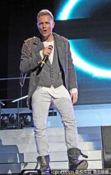 组图：西城男孩英国告别巡演 深情放歌魅力不减