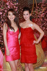 组图：许玮宁香港迎新年 大方承认与小天在一起