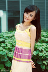 组图：滕芊芊夏日写真 小清新似邻家女(图)