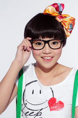 组图：快乐女声庆六一 沈阳唱区10强“卖萌”