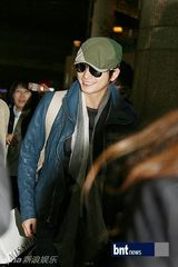 组图：朴施厚巡回见面会日本启动 苦练歌舞谢粉丝