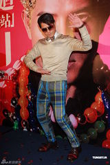 组图：郭富城个唱将凌空跳舞 带来全新超视觉享受