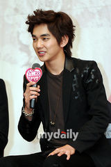 组图：俞承豪等出席新剧《求婚大作战》新闻发布会