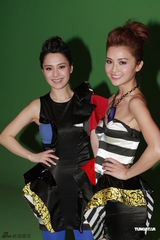 组图：Twins任亚洲游戏展大使 明年出粤语专辑