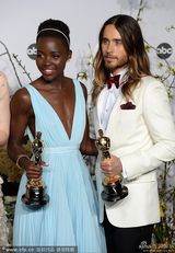 组图：86届奥斯卡帝后合影 麦康纳凯特相视而笑