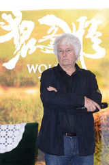 组图：《狼图腾》导演化身狼 回顾艰辛拍摄环境