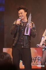 幻灯：新城劲爆颁奖礼落幕 陈奕迅容祖儿称王封后