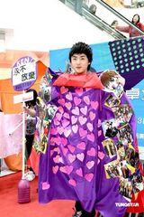 幻灯图：洪卓立一年后发专辑 自曝压力大常失眠