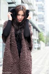 组图：张馨予写真诠释另类风尚 潮装混搭穿出性感