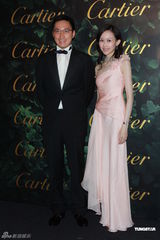 组图：林青霞典雅亮相活动 徐子淇白裙显高贵