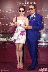 组图：侯佩岑代言被洋老总调戏 望多尝试演戏