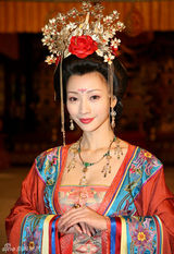 幻灯图：柳岩撩起刘海演王妃 新形象亮相《杨贵妃》