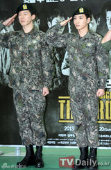 组图：SJ利特演歌舞剧激动飙泪 池贤宇亮相