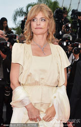 组图：《苔丝》重映波兰斯基获热吻