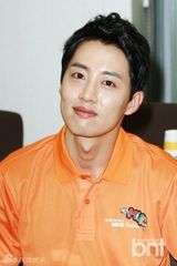 组图：韩星李贤京等出席保宁泥浆节开幕式