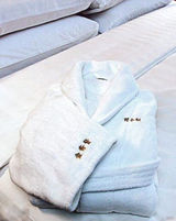 高清组图：金秀贤台湾会粉丝 帅气亮相讲台语