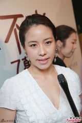 组图：林嘉欣称想多陪家人 剧本好才会接新电影