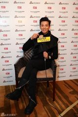 组图：新浪娱乐明星街拍盛典对话陈晓东