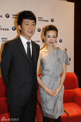 幻灯集：明星夫妇亮相活动　甄子丹：太太是贤内助