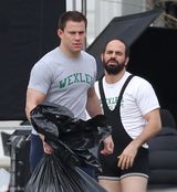 组图：《狐狸捕手》片场照 “绿巨人”扮相雷人