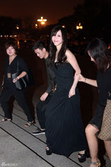 组图：张静初现身慈善晚宴 呼吁关注弱视儿童