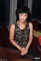 组图：王浩信为女办百日宴 陈自瑶望追生男丁