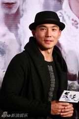 幻灯图：《苏乞儿》发布会 周迅袁和平等揭晓档期