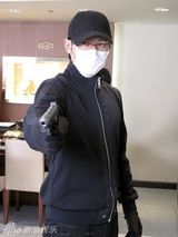 幻灯图集：陆毅谢霆锋密谋“抢劫” 旺角枪战警察