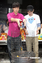 幻灯图：林志玲助阵模特公司开工 泳装环节趣味十足