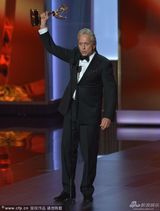 组图：迈克尔-道格拉斯获迷你剧最佳男主角