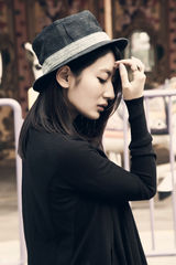 组图：郭珍霓旋转木马写真 尽显天真童趣