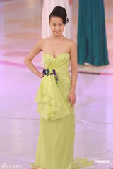 组图：2012港姐竞选现场 10位佳丽礼服亮相