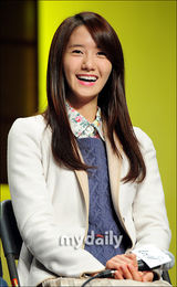 组图：张根硕允儿参加新剧《爱情雨》公开拍摄