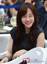 组图：李秉宪林秀晶担任光州双年展宣传大使